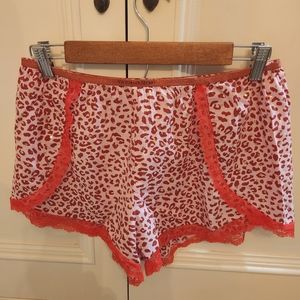 Victoria's Secret Red Cheetah Lace Sz M Pajama Shorts
